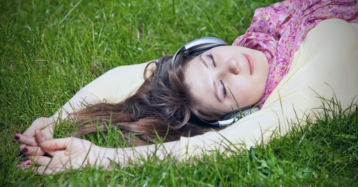 The Benefits of Acupuncture For Sleep (What Research Says?)